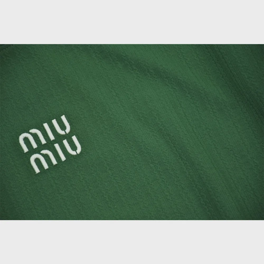 بلوز زنانه ژاکارد طرح تدی برجسته کد 10757