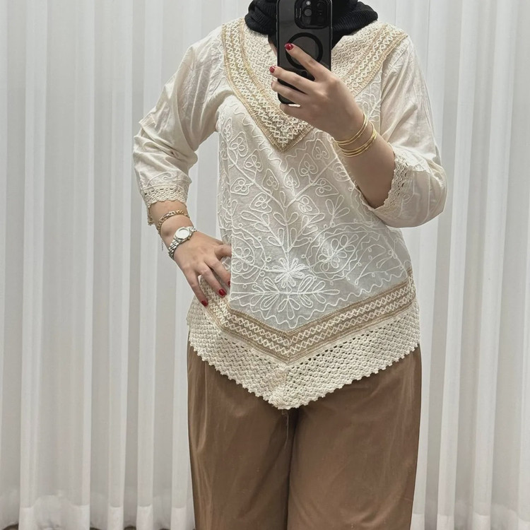 بلوز کرم دو رنگ نخی چهار فصل زنانه دخترانه سایز M L XL XXL تن خور شیک و راحت