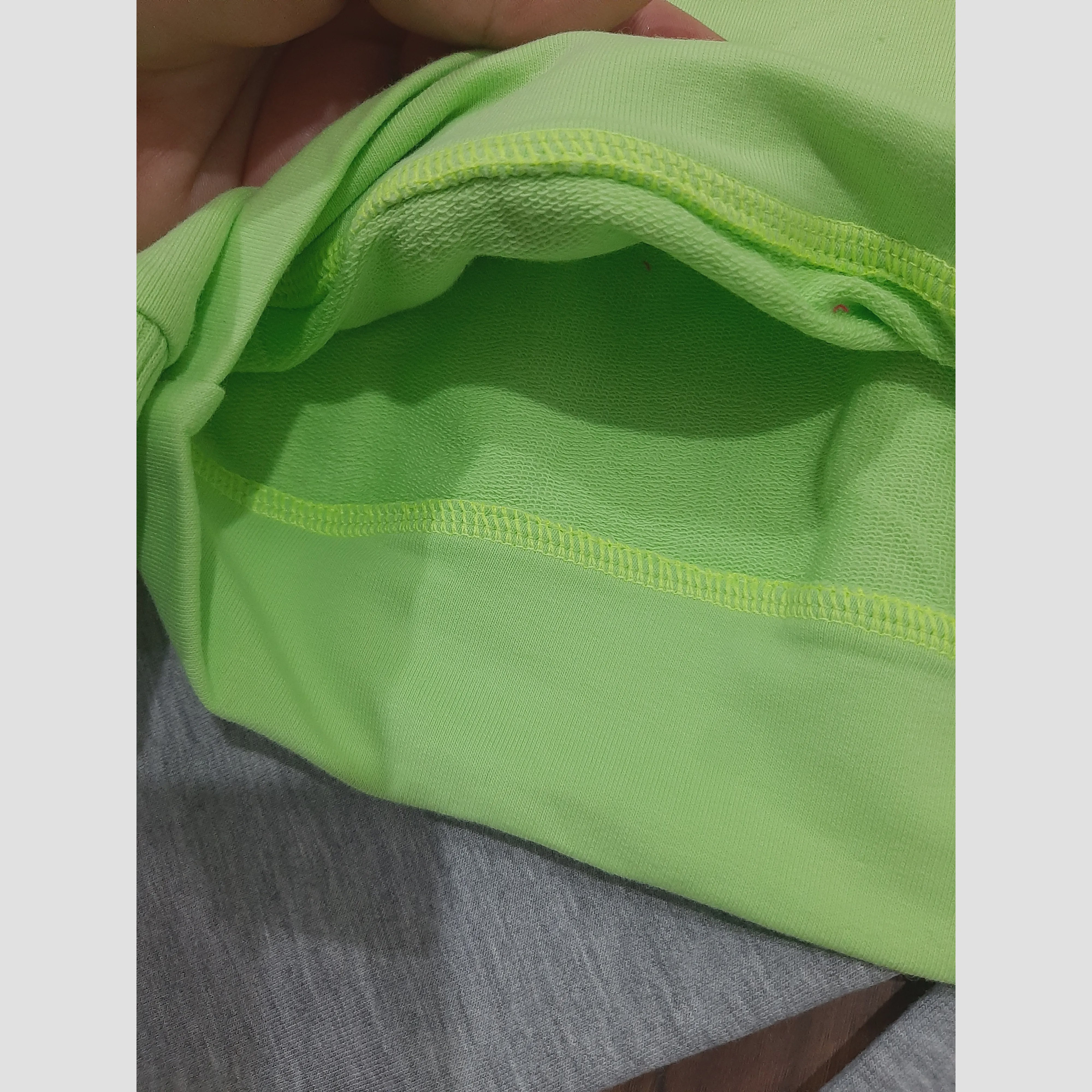 ست کراپ و شلوار بگ طرح لبوبو پنبه ملانژ پشت دورس سایز 1 و 2
