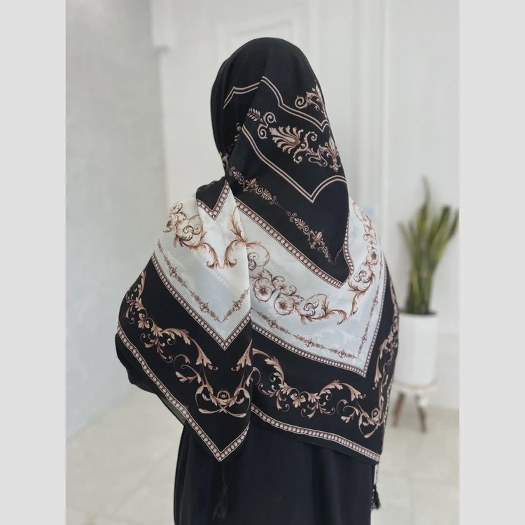 روسری کرپ نخ مشکی قواره بلند 140 لطیف و نرم