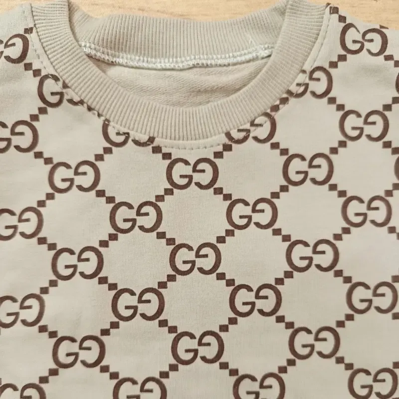 بلوز شلوار دورس بچگانه طرح Gucci رنگ ماسه ای سایز 40 تا 50