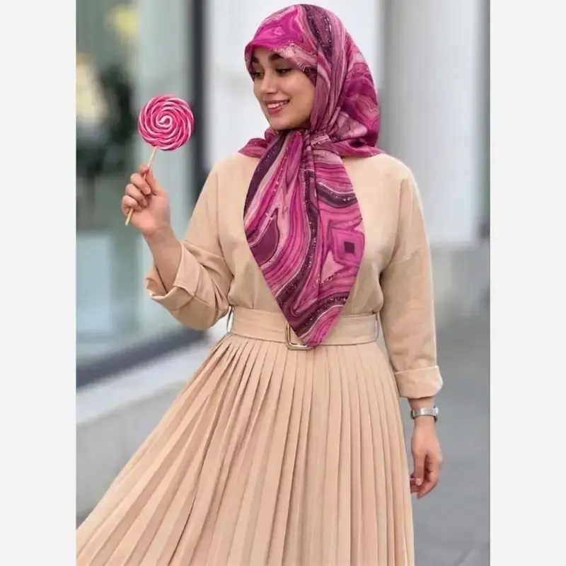 روسری نخی کاستوم طرح رزین قواره 110 و 115 سانتی متر