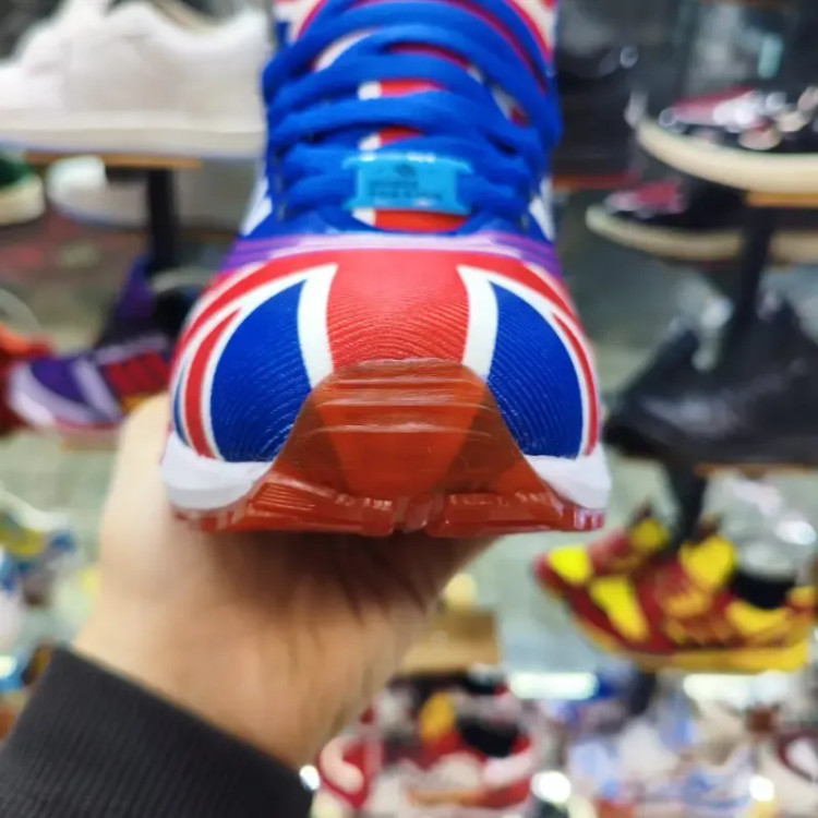 کتونی زد ایکس پرچمی انگلیسی طرح یونیون جک رنگ قرمز سفید آبی سایز 41 تا 44