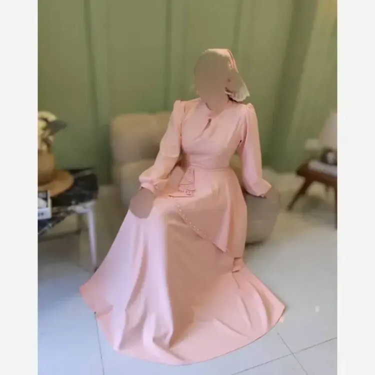 پیراهن مجلسی زنانه کرپ مازراتی مدل ستاره به همراه تل اسکارف و سنجاق یقه