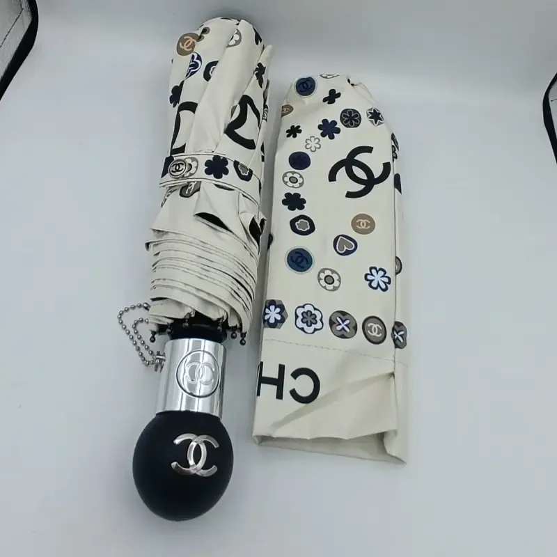 چتر اتوماتیک برند چنل CHANEL ضد باد با پارچه نانو و جعبه کادویی رنگ کرم نخودی