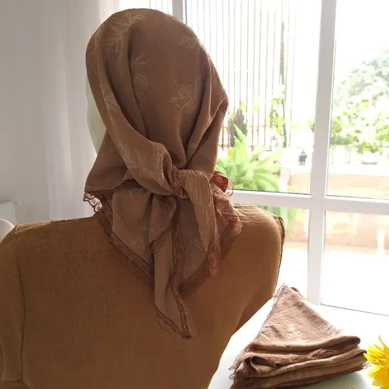 مینی اسکارف بافت زنانه ابعاد 62 در 62 سانتی متر