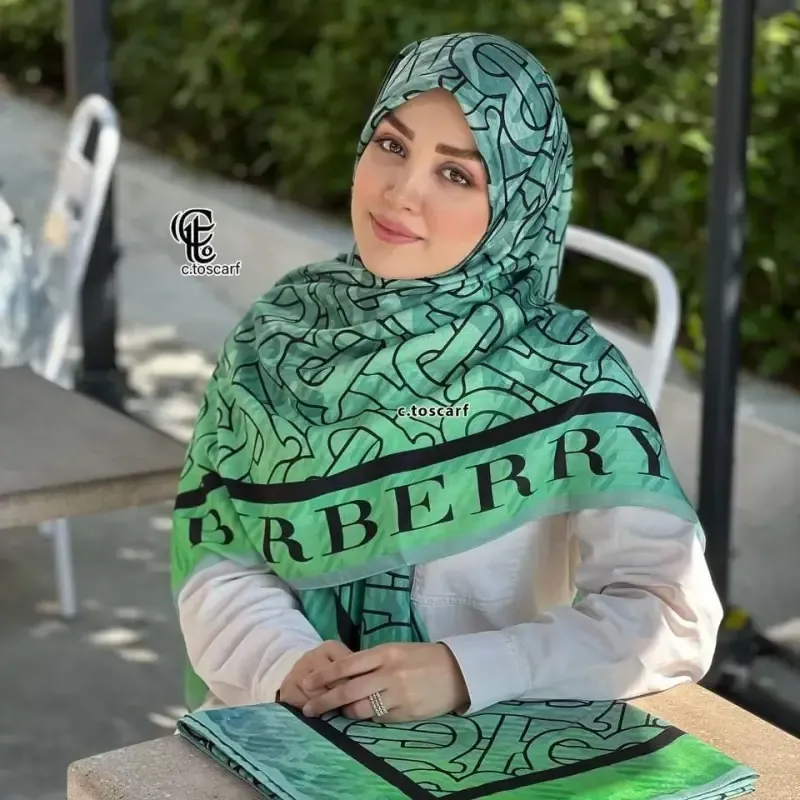 روسری نخ کاستوم طرح بنیتا قواره بزرگ 140 سانتیمتر چرخ دوز لیز نیست