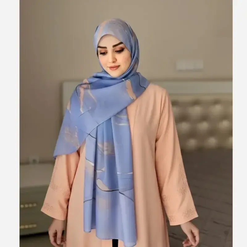 شال نخ کاستوم طرح دلناز آبی عرض 70 طول 2 متر دور چرخ دوز