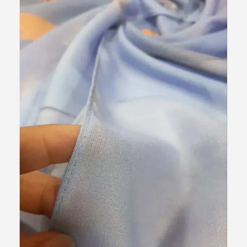 شال نخ کاستوم طرح دلناز آبی عرض 70 طول 2 متر دور چرخ دوز