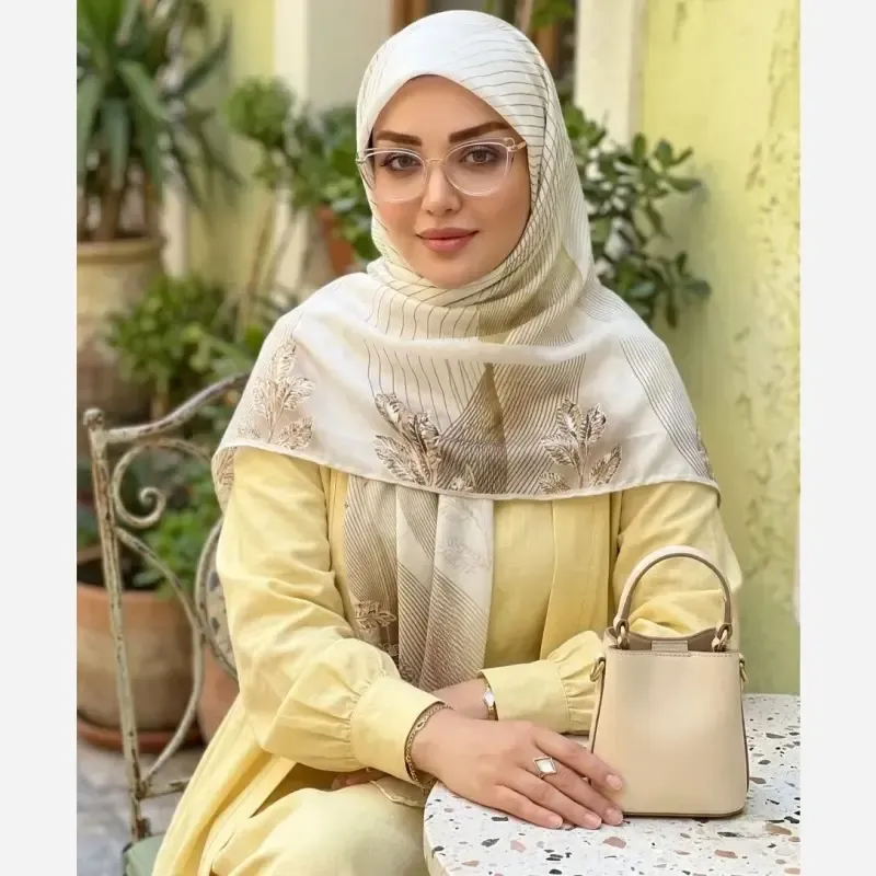 روسری نخی کاستوم طرح طلا قواره بزرگ 140 سانتیمتر دور چرخ دوز مزونی