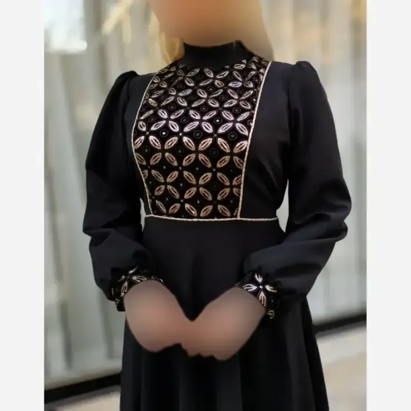 پیراهن زنانه طرح مهسا جنس کرپ مازراتی و خرجکار مخمل هندی رنگ مشکی