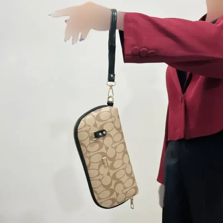 کیف دستی و دوشی زنانه طرح دار چرم صنعتی