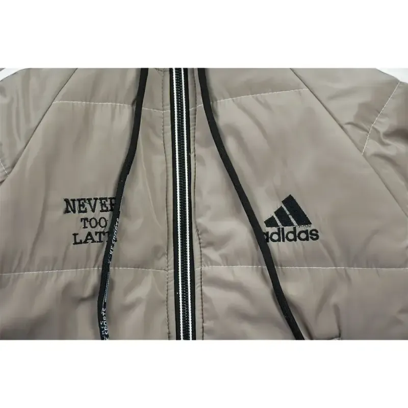 کاپشن پسرانه ADIDAS شمعی رنگ خاکی مناسب پاییز و زمستان