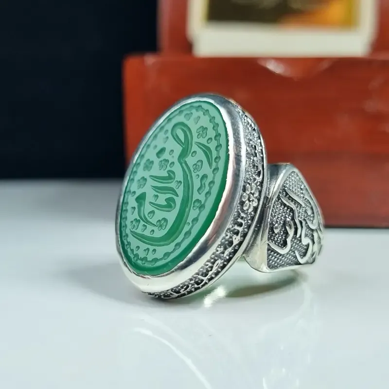 انگشتر نقره مردانه عقیق سبز با حکاکی دست استاد فتح عیار 925 (2)