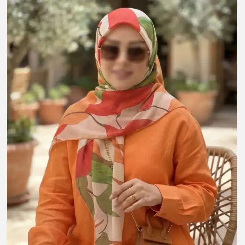 روسری نخ کاستوم قواره بزرگ 140 در 140 طرح رونیا نارنجی