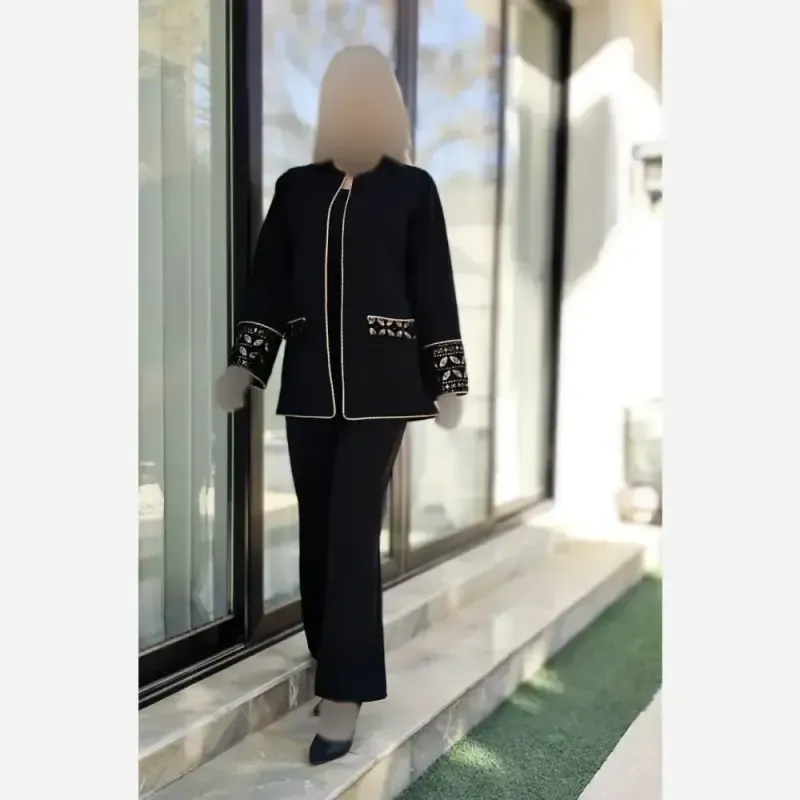 کت و شلوار زنانه ماهین جنس مازراتی با خرجکار مخمل سوزن دوزی رنگ مشکی