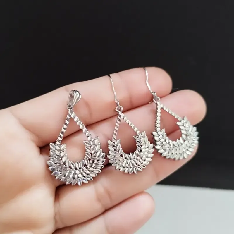 نیم ست نقره زنانه عیار 925 روکش طلا سفید بدون نگین تراشدار