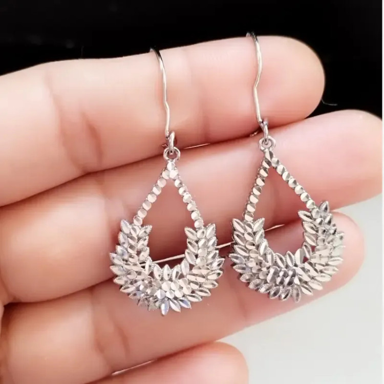 نیم ست نقره زنانه عیار 925 روکش طلا سفید بدون نگین تراشدار