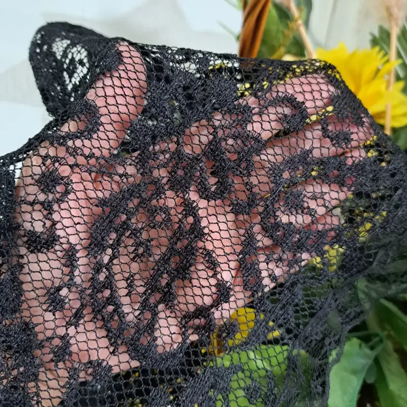 مینی اسکارف تل دار مشکی طرح ترمه ابعاد 62 در 62 گیپور دوزی شده