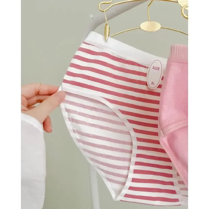 شورت عروسکی نخی طرح توت فرنگی پک 3 عددی سایز L