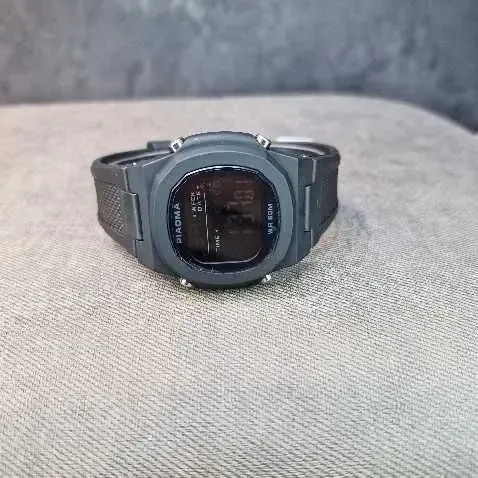 ساعت مچی پیائوما مدل PM-9147 مشکی بند رابر