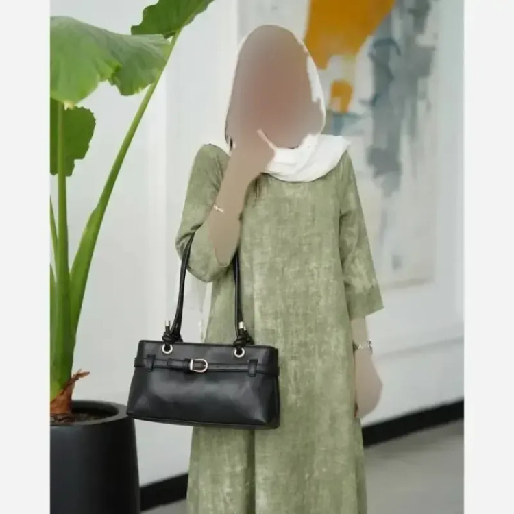 کیف اسپرت شیک متریال وارداتی رنگبندی مشکی شکلاتی سرمه ای